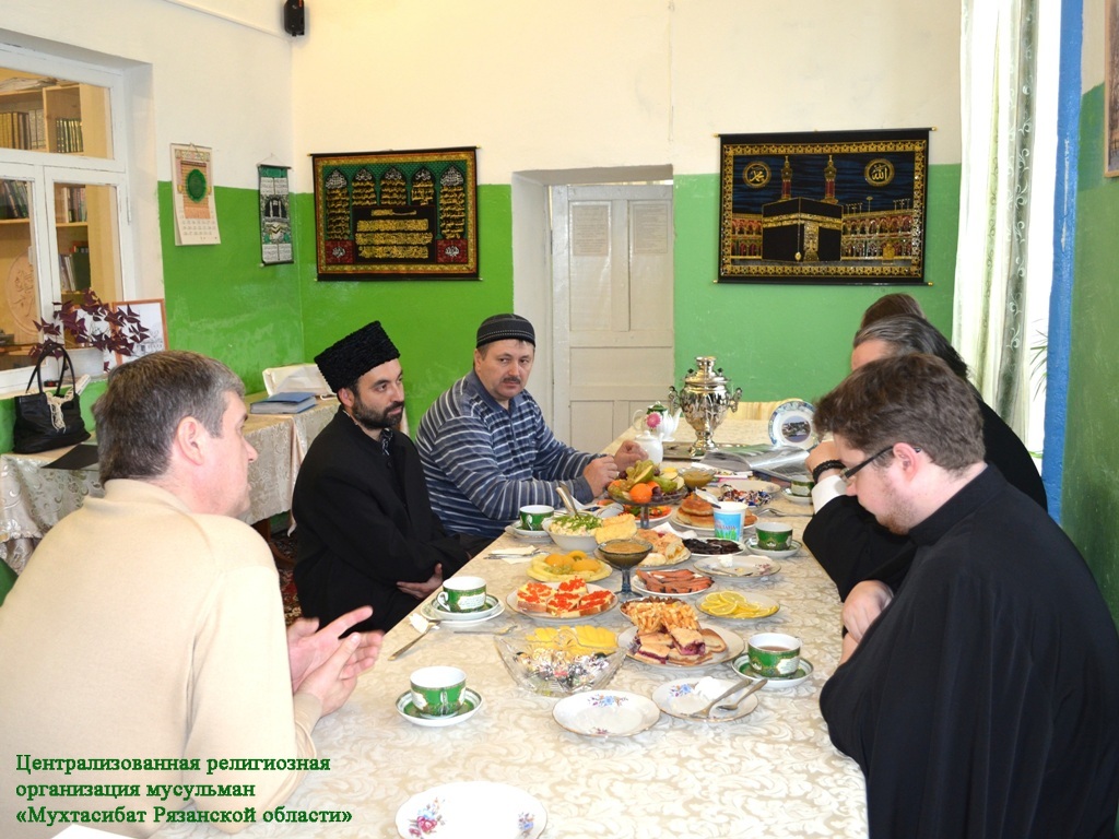 Епископ Дионисий в мечети Касимова 2014